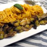 Spaghetti au pesto à la ricotta et aux aubergines